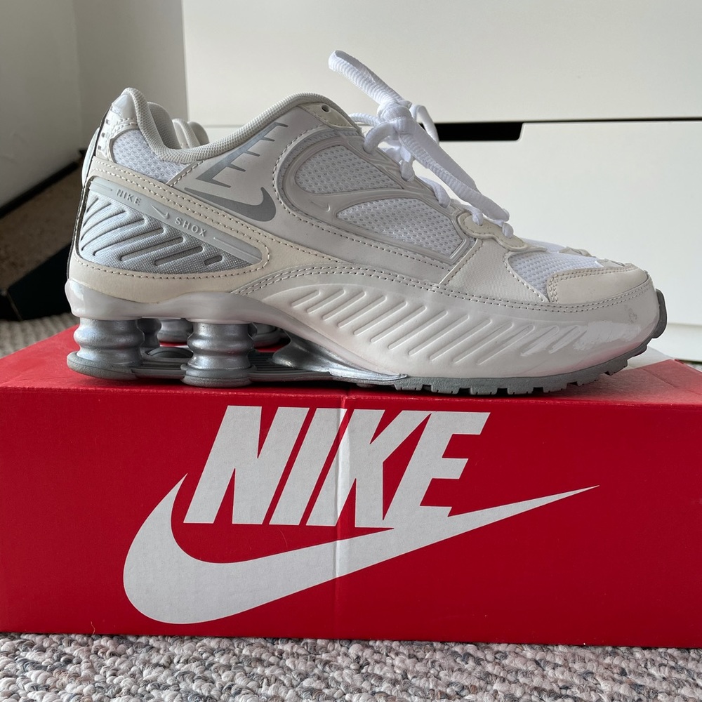Women’s Nike Shox Enigma 9000